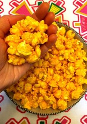 चीजी पॉपकॉर्न थिएटर स्टाइल रेसिपी मुख्य फोटो