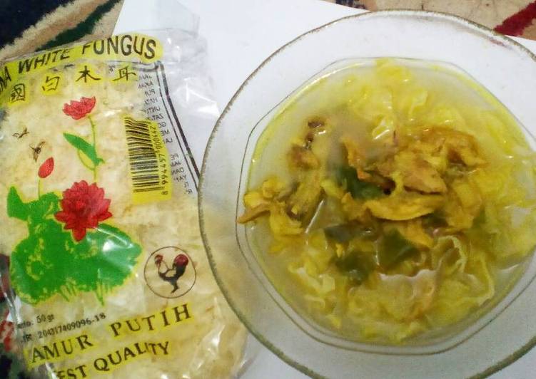 Soto ayam jamur putih