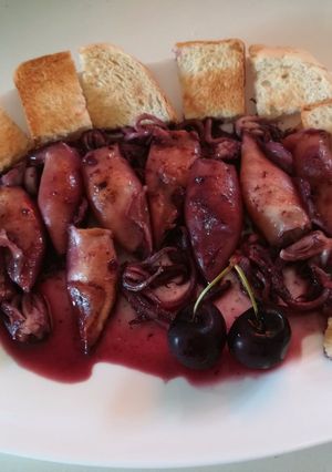 Foto principal de Calamares en tinta de cereza