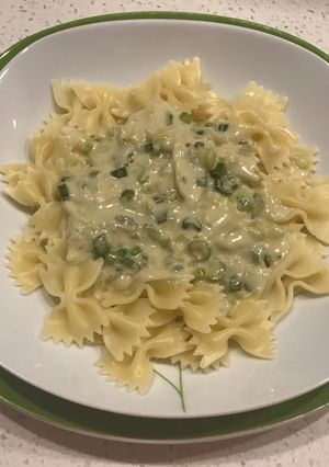 Una foto de Fideos con salsa de queso azul
