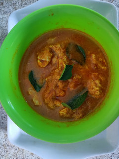 உடைத்து ஊற்றிய முட்டை குழம்பு (Muttai Kulambu Recipe in Tamil) செய்முறை முக்கிய புகைப்படம்