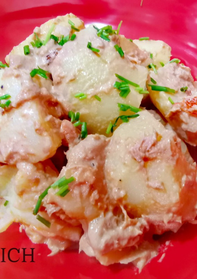 Una foto de Ensalada de patata marinera
