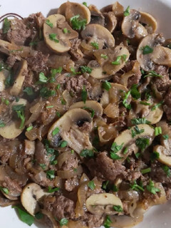 صورة لوصفة فطر مع بصلة ولحمة