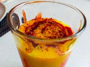 Una foto de smoothies de mango