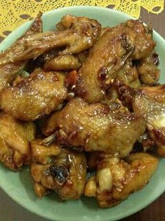 Hình của món Cánh gà chua ngọt.