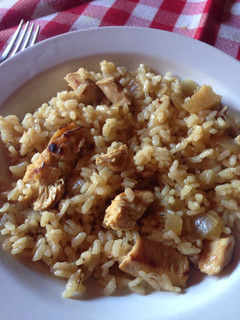 Una foto de Arroz de pollo con mostaza y miel