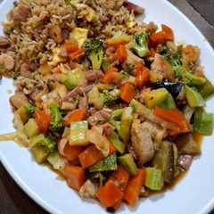 Foto principal de Arroz frito y chow mein de pollo