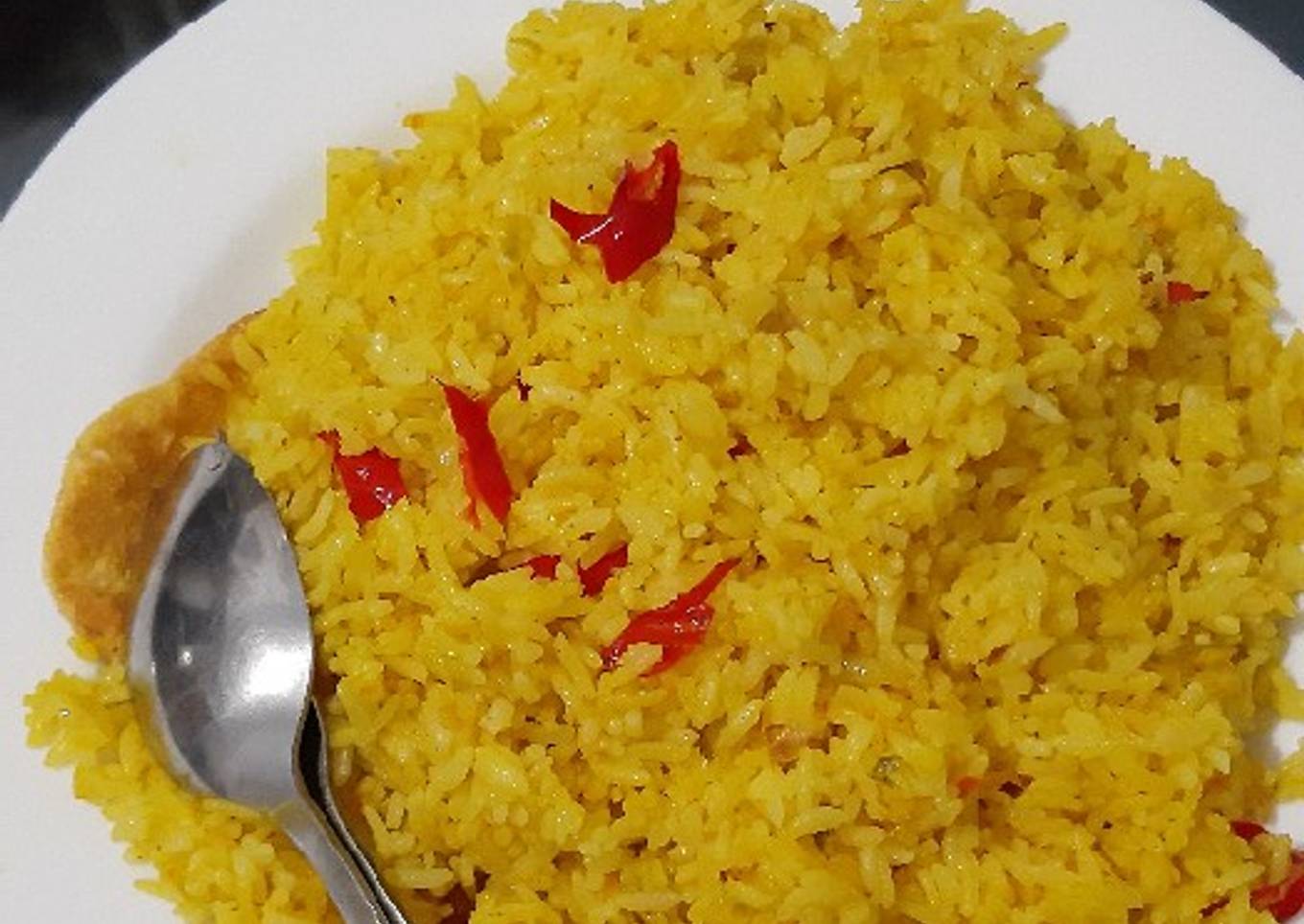 Nasi goreng kuning
