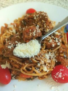 Φωτογραφία της συνταγής Σπαγγέτι ολικής 🍝 με μοσχάρι κοκκινιστό 🐄 και σπανάκι 🥬