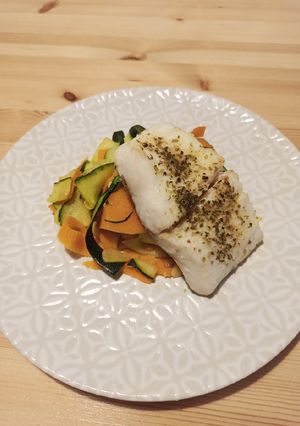 Una foto de Cintas de calabacín y zanahoria con Merluza en Airfryer