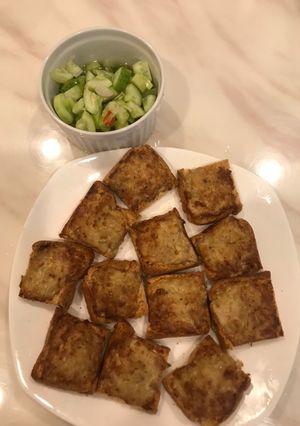 รูปของ ขนมปังหน้าหมู ใช้หม้อทอดไร้น้ำมัน✨ + น้ำอาจาด🥒