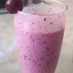 A picture of Mix berries smoothie.