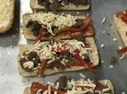 Una foto de ciabatta sandwiches