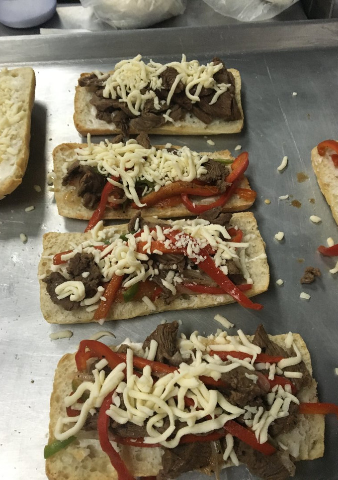 Una foto de Philly Steak Sándwich