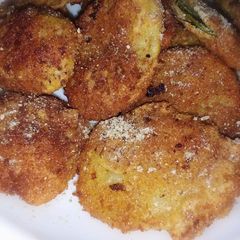 A picture of Potato pakoda.