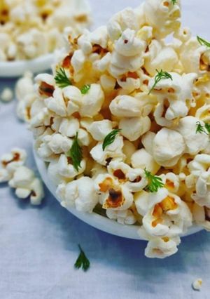 पॉपकॉर्न (Popcorn recipe in Hindi) रेसिपी मुख्य फोटो