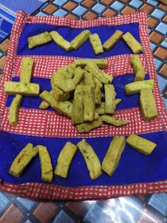 सूजी मेथी मठरी (suji methi mathri recipe in Hindi) रेसिपी मुख्य फोटो