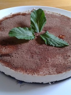 Una foto de Tarta de leche merengada