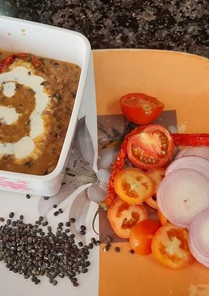 दाल मखनी (Dal makhani recipe in Hindi) रेसिपी मुख्य फोटो