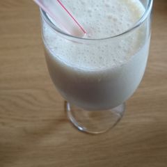 A picture of Banana milkshake.