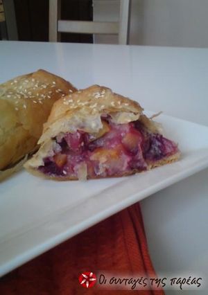 Φωτογραφία της συνταγής Strudel με φύλλο κρούστας και καλοκαιρινά φρούτα