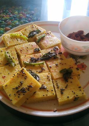 A picture of Gujarati Khatta Dhokla.