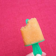 A picture of Cantaloup daiquiri popsicles.