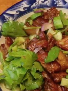 รูปของ ยำหมูปิ้ง (หมูเหลือเมื่อเช้าทานไม่หมด)