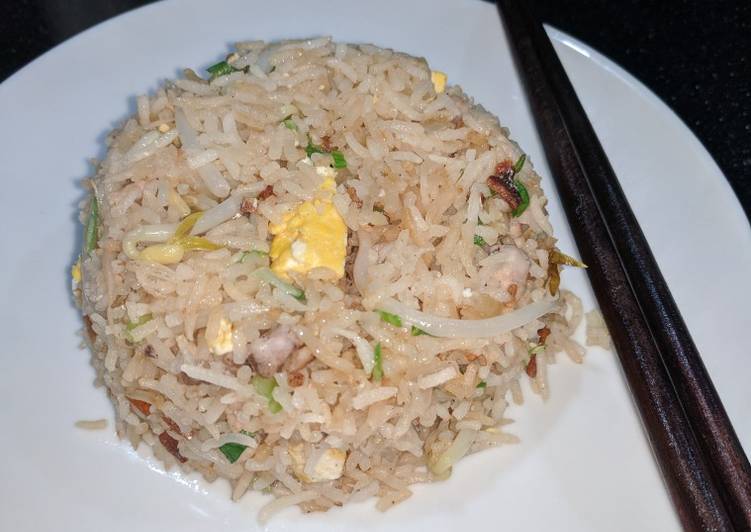 Steps to Make Quick Salted Fish and Chicken Fried Rice