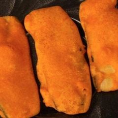 A picture of Valakkai bajji.