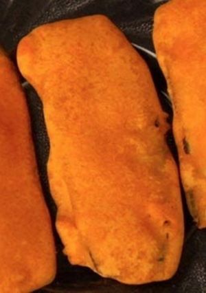 A picture of Valakkai bajji.