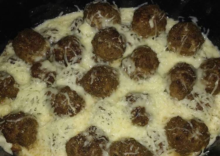 Cheesy meatballs in tomato sauce