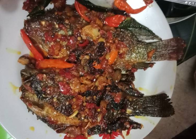 Resep Ikan pedas bumbu merah, Lezat Sekali