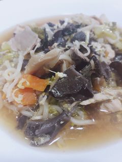 Foto de Sopa de galinha e cogumelos à chinesa