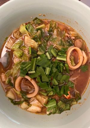 Hình của món Bún Thái (lẩu Thái).