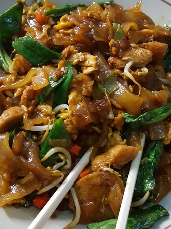 Langkah Mudah untuk Membikin Resep Kwetiau goreng ayam ala solaria yang Menggugah Selera Anti Ribet, Menggugah Selera