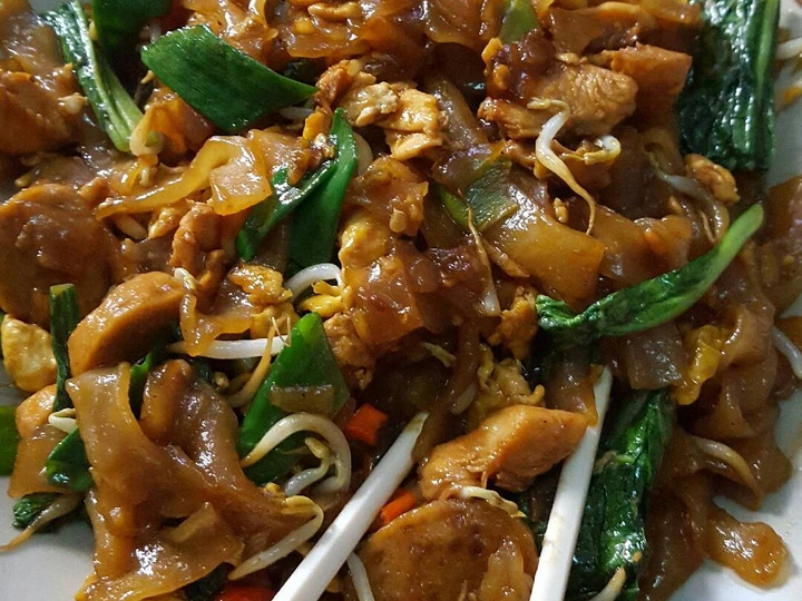 Cara Gampang Membikin Resep Kwetiau goreng ayam ala solaria yang Enak Banget Anti Ribet, Lezat