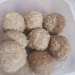 Jaagery laddu A picture of Jaagery laddu.