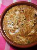 Cazuela de arroz con alitas y cuello de pollo con kabsa