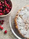 Ciambella all'acqua con ciliegie