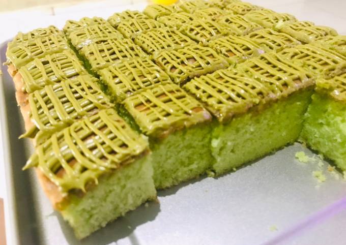 Bolu pandan topping greentea supersoft