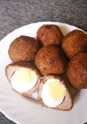 A picture of Scotched eggs #jikonichallenge.