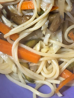 Una foto de Fideos chinos !