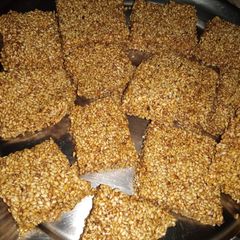 A picture of Til and gur patti or til chikki.