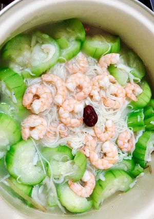 麻油紅棗蝦仁絲瓜麵線 的食譜成品照片