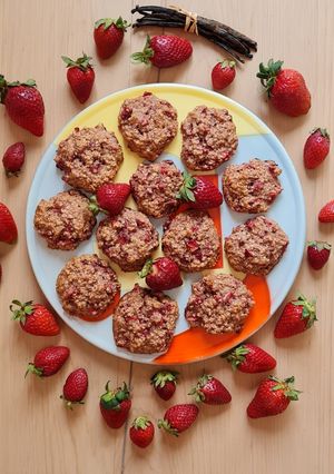 Una foto de Galletitas de avena y frutillas 🍓 🍓 Galletas avena y fresas 🍓