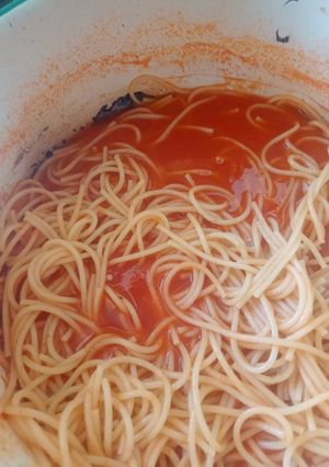 Una foto de Spaghetti rojo 🍅😍😍