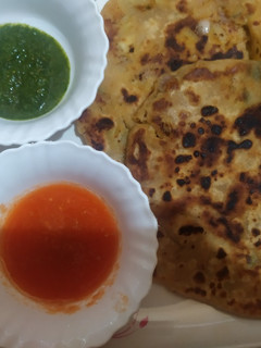 आलू के परांठे (aloo ke parathe recipe in hindi) रेसिपी मुख्य फोटो