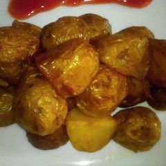 Crispy roasted potatoes A picture of Crispy roasted potatoes.