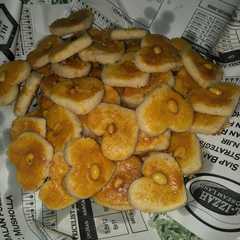 A picture of Kue kacang love.